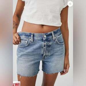 NWT WE THE FREE Ivy Mid-Rise Denim Short SIZE 27